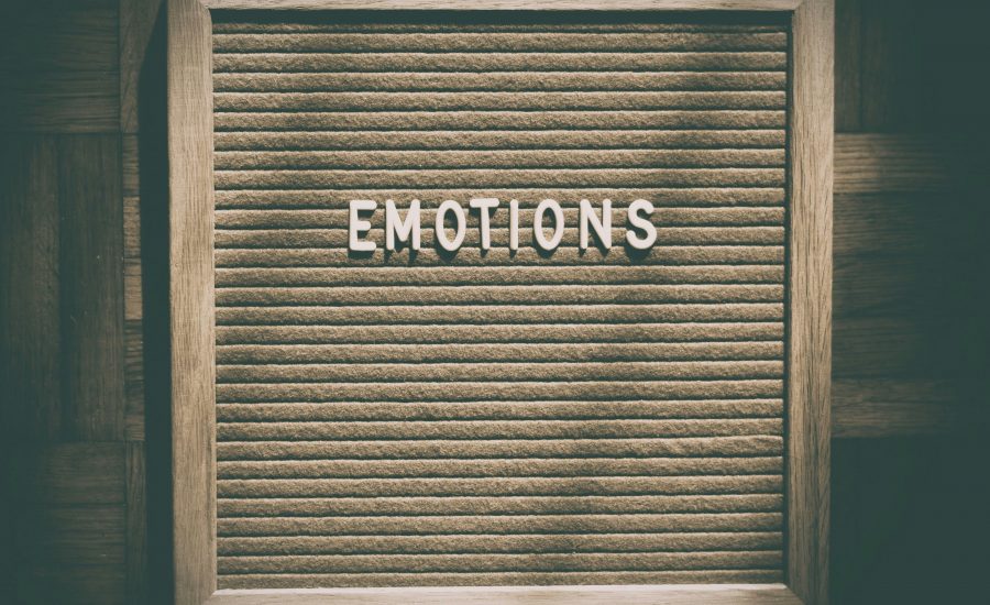 bord met het woord emotions